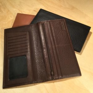 Deluxe Check Wallet w/Zip Pocket & I.D. Window L4042 – Retail Price Shown Below